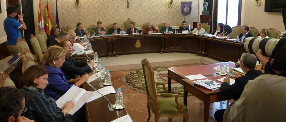 La Diputaci&oacute;n a&ntilde;ade 90.000 euros a los 335.000 que presupuest&oacute; para gastos institucionales y de imagen corporativa en 2012