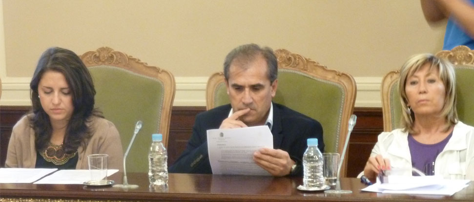 La Diputaci&oacute;n apoya la moci&oacute;n del PSOE que insta a no reducir presupuestos, servicios ni recursos contra la violencia de g&eacute;nero