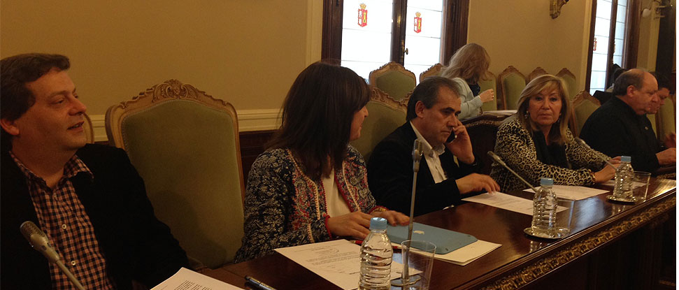 Jim&eacute;nez reitera que Rico debe poner orden en el Ayuntamiento, que reclama 450.000 euros a la Diputaci&oacute;n por intereses de demora