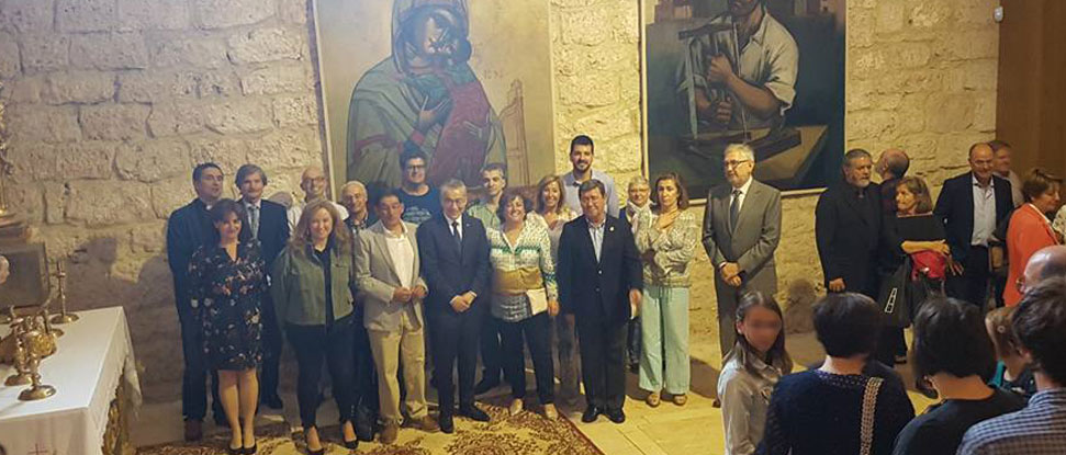 <p>Los frescos de Luis S&aacute;ez que albergaba el antiguo hospital ya lucen en Mazuelo de Mu&ntilde;&oacute;</p>