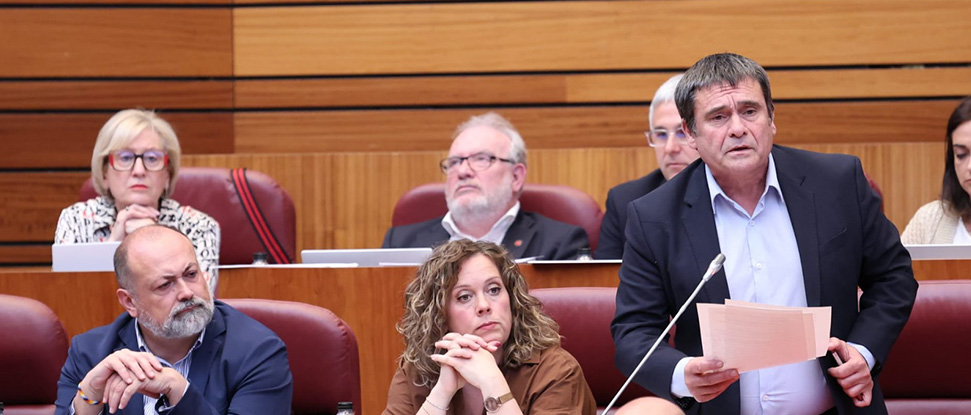 Puente acusa a la Junta de fomentar el &eacute;xodo de profesionales de la sanidad p&uacute;blica a la privada y que deje de hacerlo con nuestros impuestos